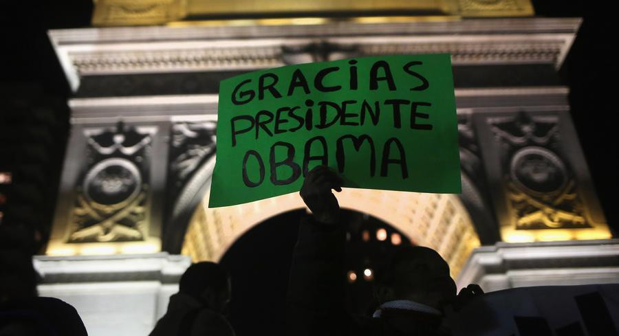 Latino groups urge Christie to change stance on Obama immigration